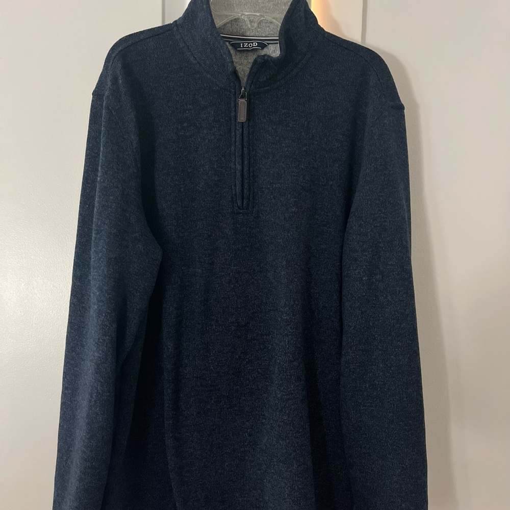 Men’s navy 1/2 zip Izod pullover